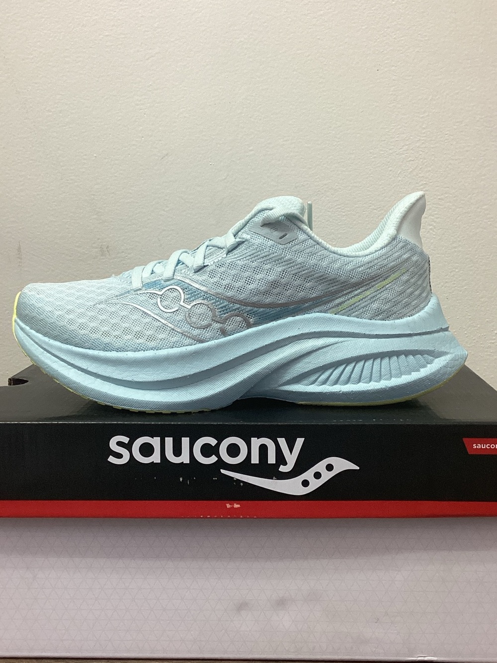Women’s Saucony Endorphin Speed 5